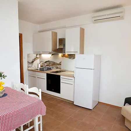 Apartments By The Sea Okrug Gornji, Ciovo - 22139 Trogir Exterior photo