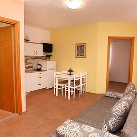 Apartments By The Sea Okrug Gornji, Ciovo - 22139 Trogir Exterior photo
