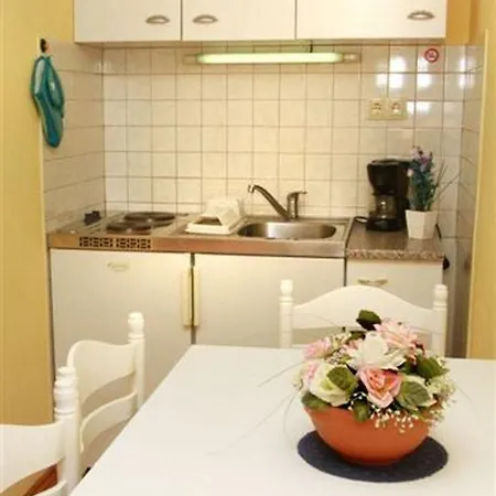 Apartments By The Sea Okrug Gornji, Ciovo - 22139 Trogir Exterior photo