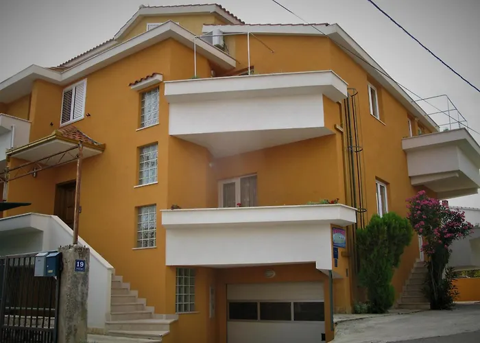 Apartments By The Sea Okrug Gornji, Ciovo - 22139