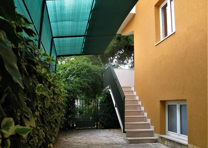 Apartments By The Sea Okrug Gornji, Ciovo - 22139